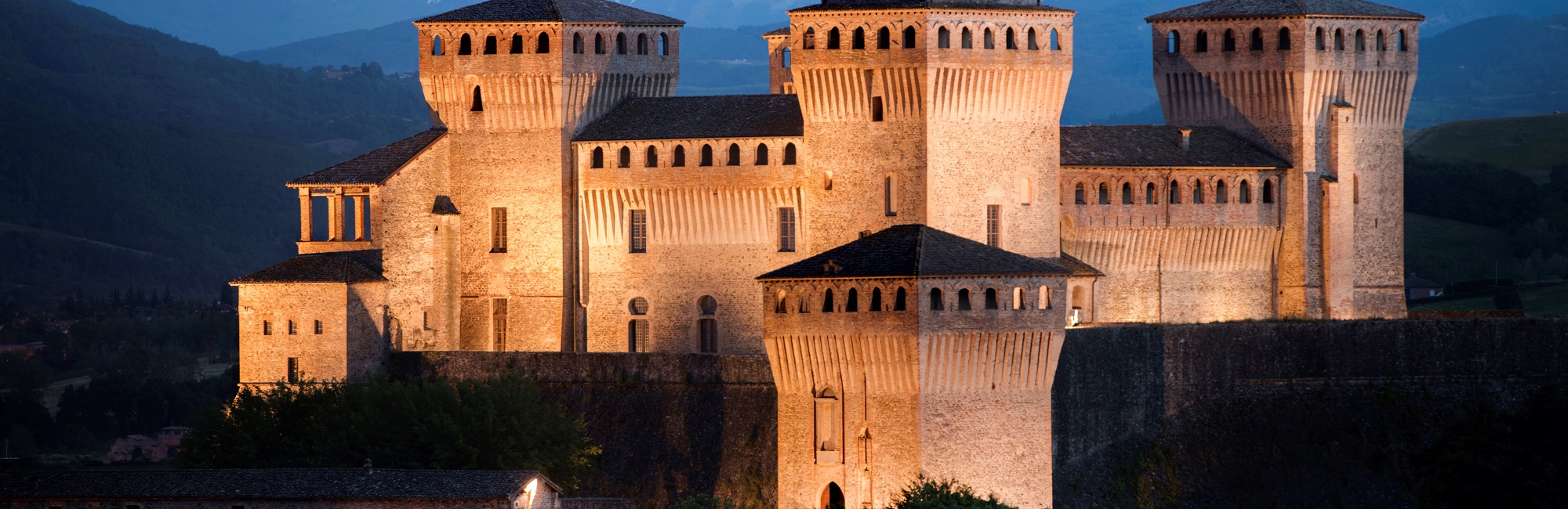  E-bike by night - Ogni Venerdì Tour a Torrechiara PR 